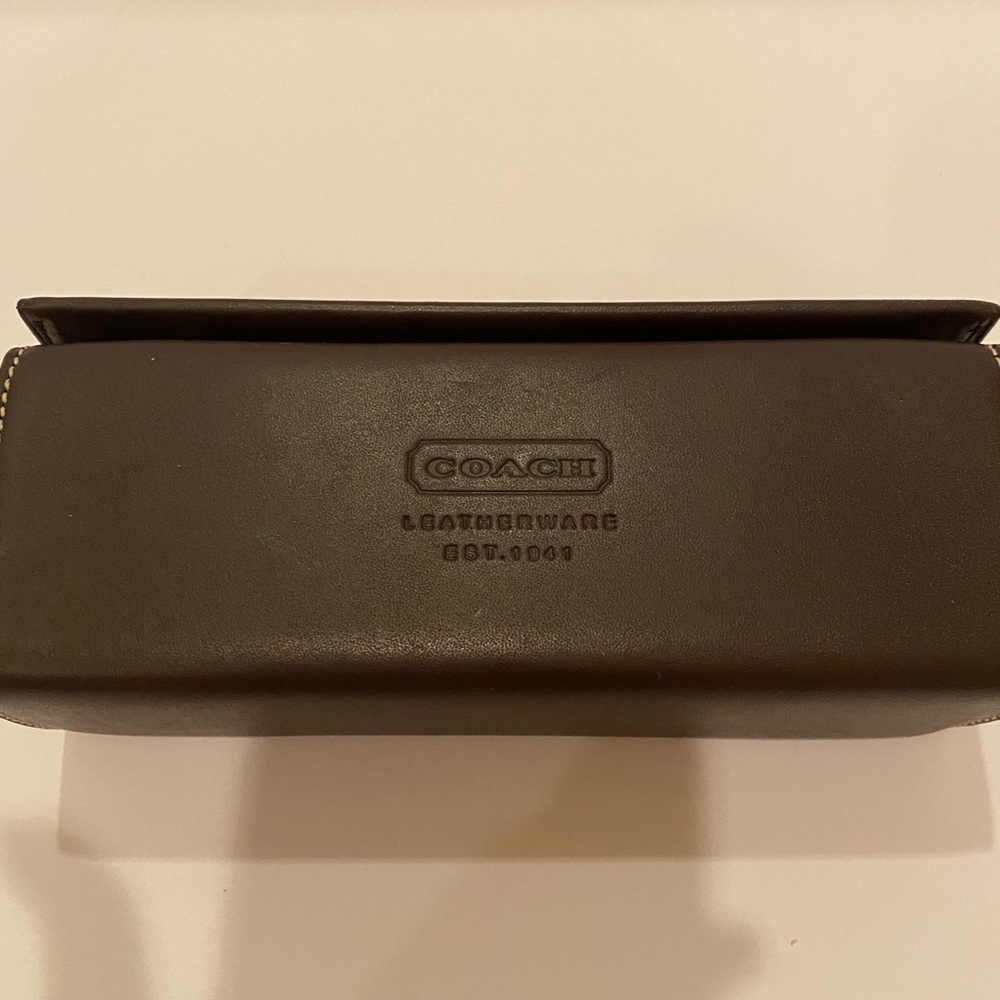 ⭐️Coach Leather Glasses Case. - Picture 6 of 13